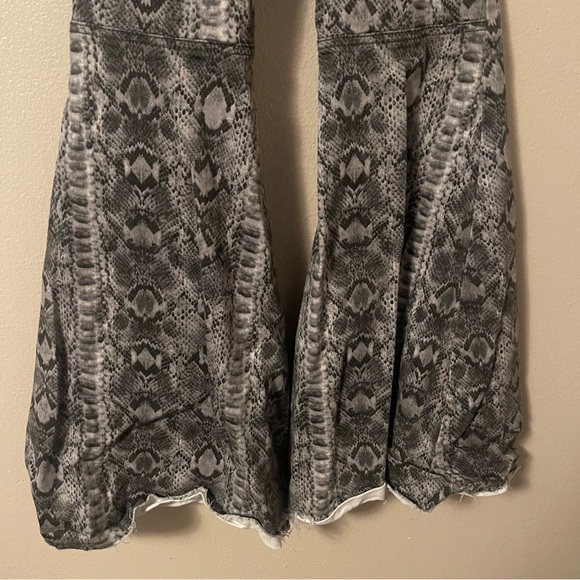 WE THE FREE Just Float On Snake Print Flare Jean - Picture 6 of 7